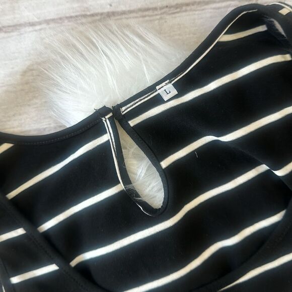 Women stripped romper size large - Picture 2 of 4